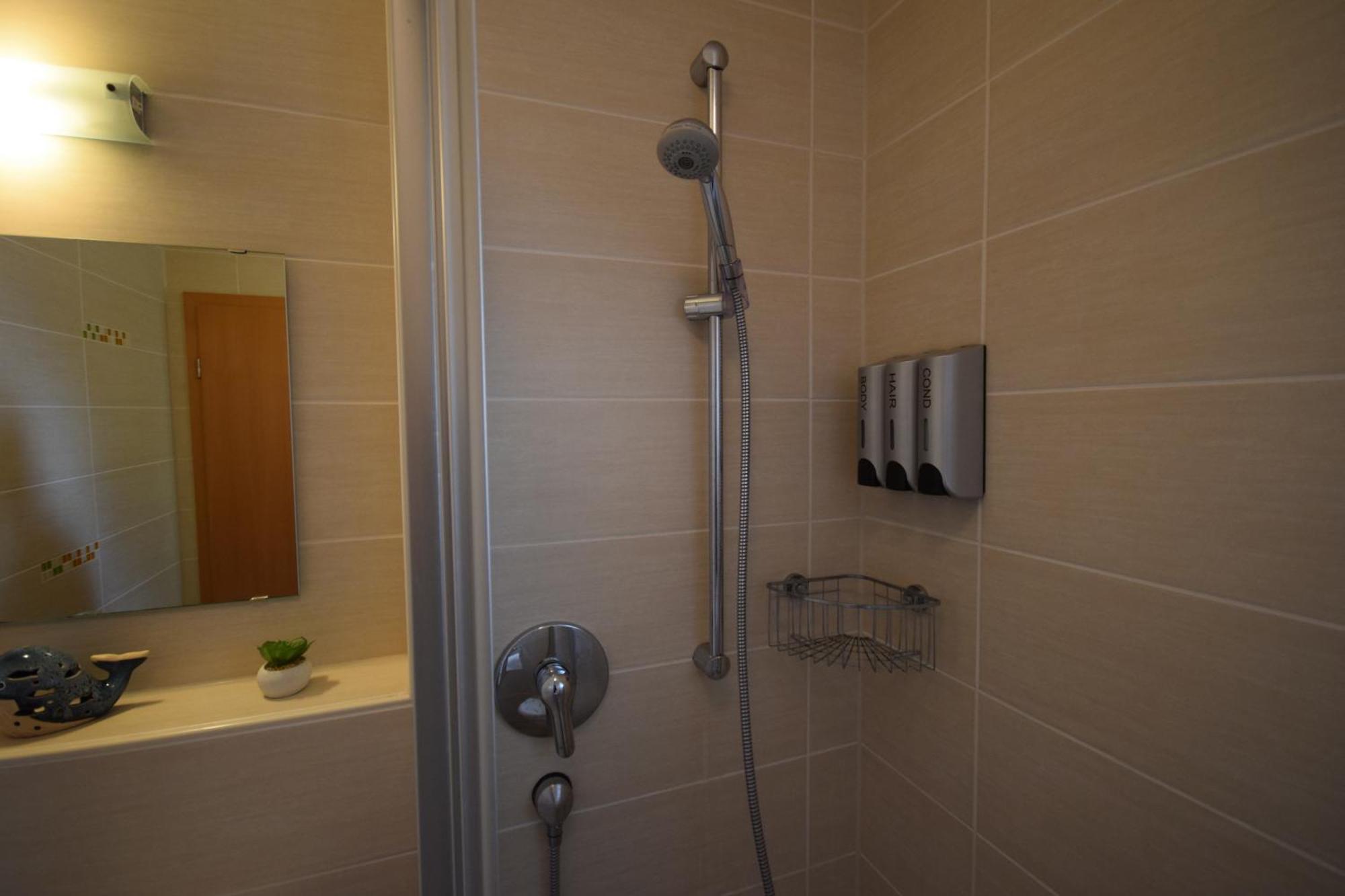Nestwerk Komfort R23-12 - Balkon, Arbeitsplatz & Zentrumsnah Биберах-ан-дер-Рис Экстерьер фото