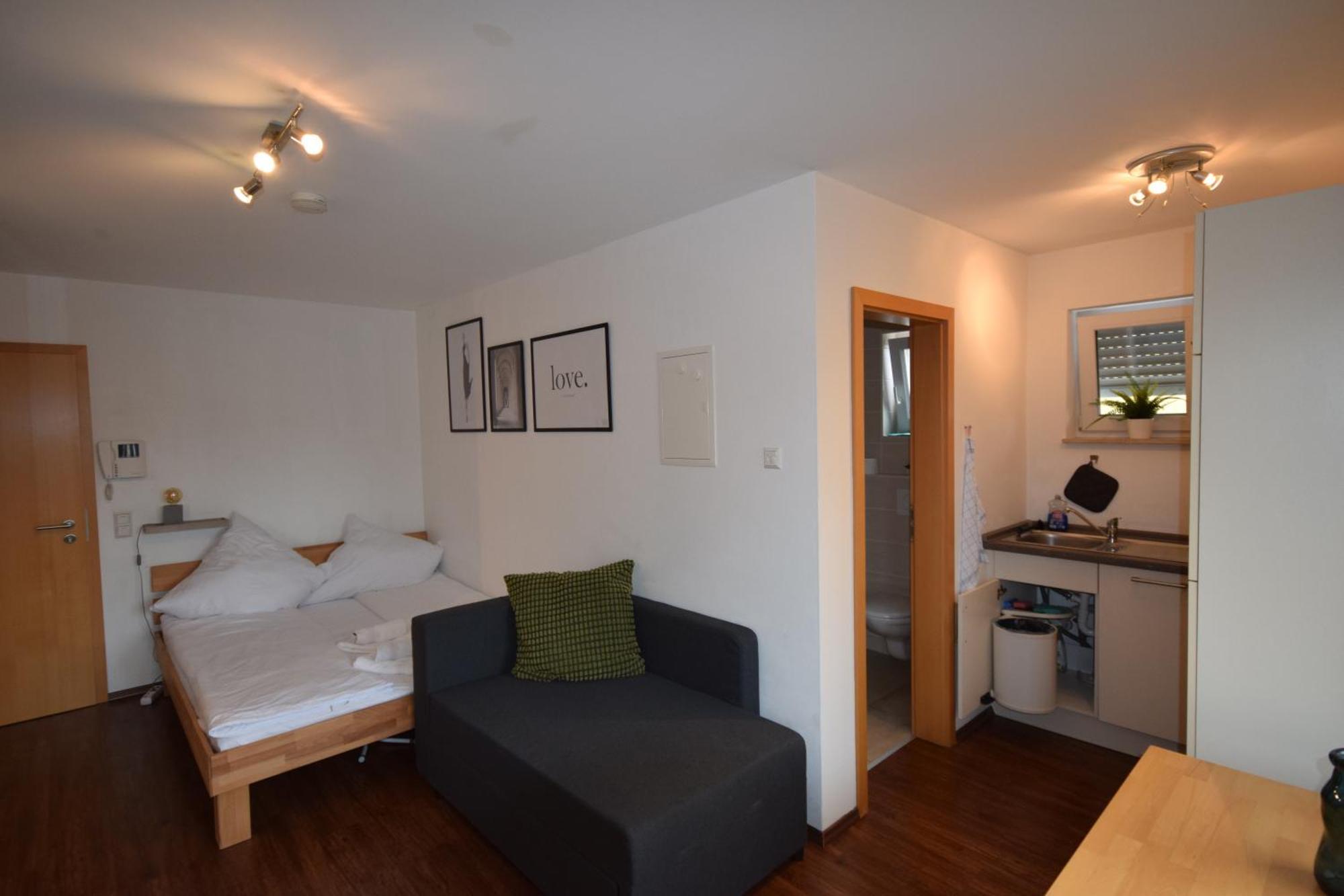 Nestwerk Komfort R23-12 - Balkon, Arbeitsplatz & Zentrumsnah Биберах-ан-дер-Рис Экстерьер фото