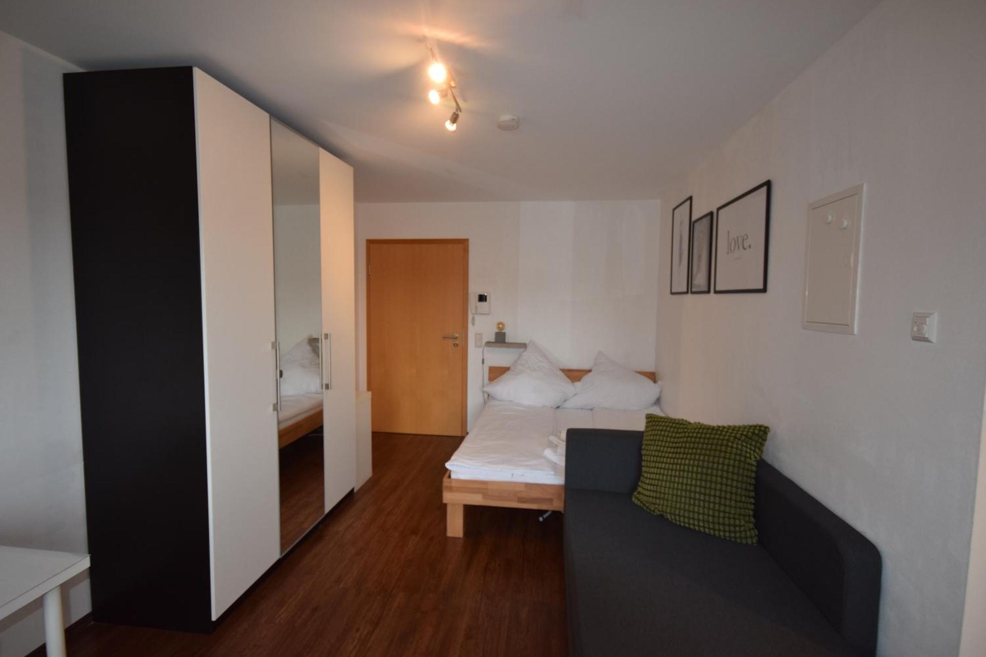 Nestwerk Komfort R23-12 - Balkon, Arbeitsplatz & Zentrumsnah Биберах-ан-дер-Рис Экстерьер фото